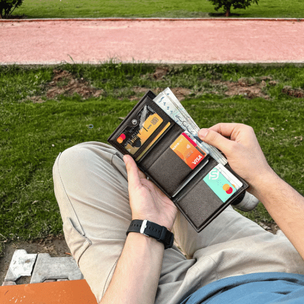 Men's Premium Leather Tri-Fold Wallet | Secure Compartments Pakistan